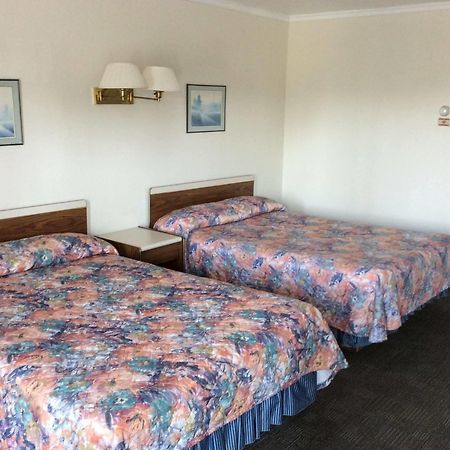 Embassy Motel Kingston Esterno foto
